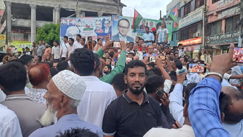  শরীয়তপুর জেলা যুবদলের নতুন কমিটি ঘোষণার পর শহরে আনন্দ মিছিল করেন নেতাকর্মীরা।